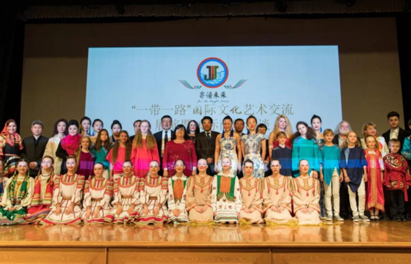 上海文化公司的创新之路：从文化产业到都市精神的载体